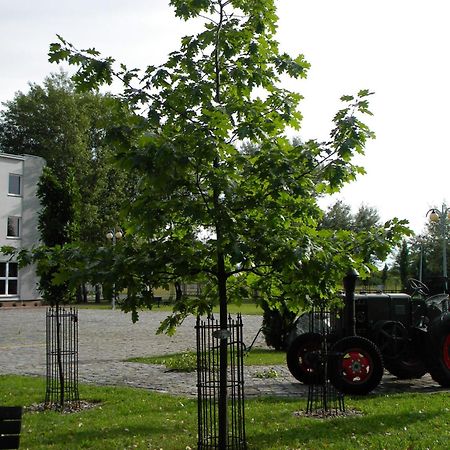 Hotel Kosmonauty Wroclaw-Airport Exterior photo