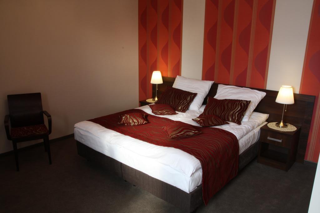 Hotel Kosmonauty Wroclaw-Airport Room photo